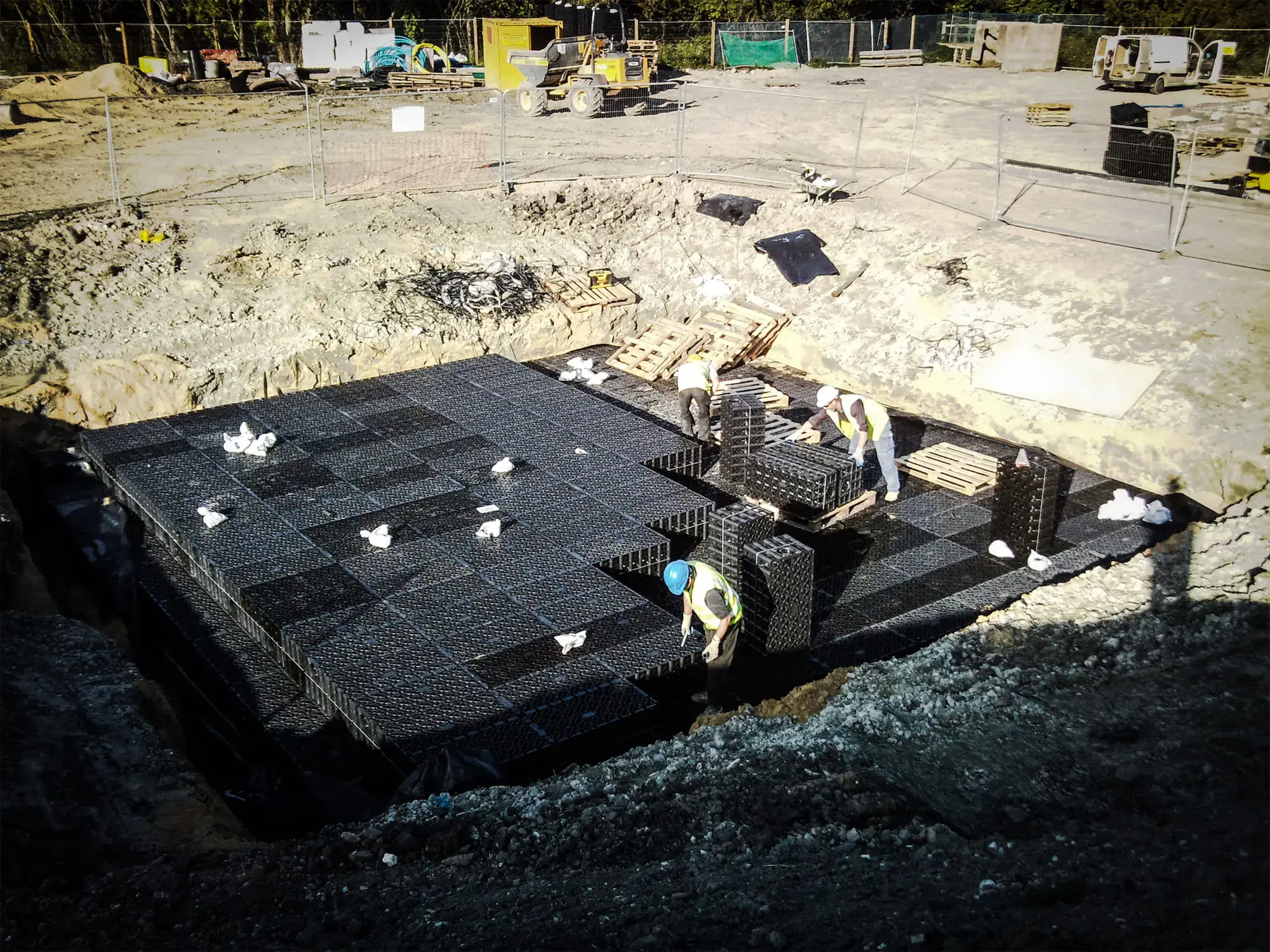 Crate attenuation installation